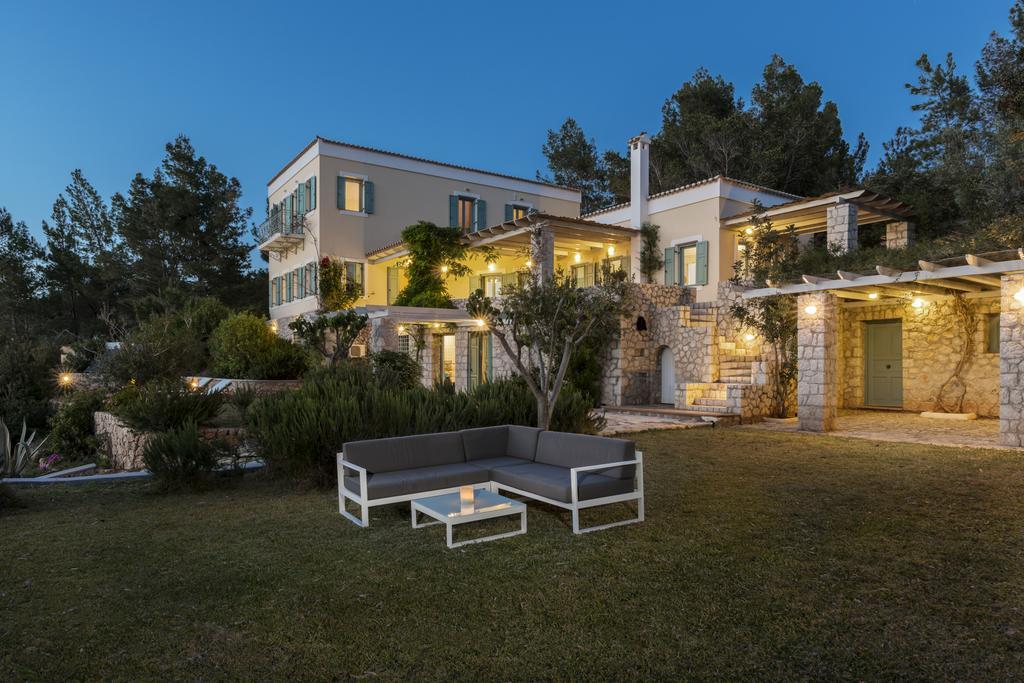 Electra Beachfront Villa Kranidi Eksteriør billede