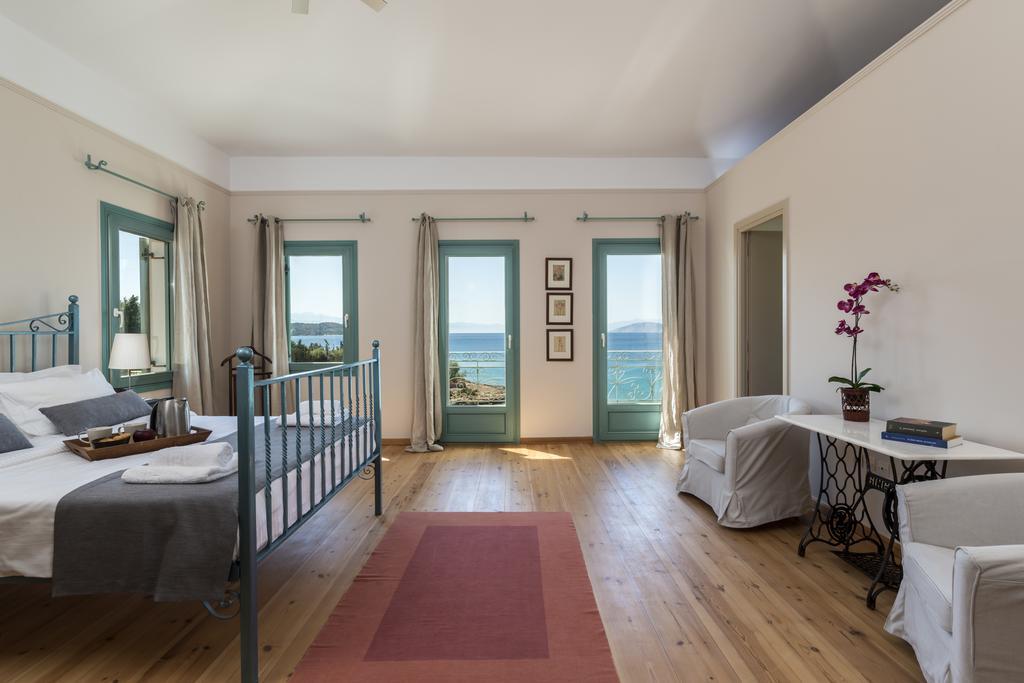 Electra Beachfront Villa Kranidi Eksteriør billede