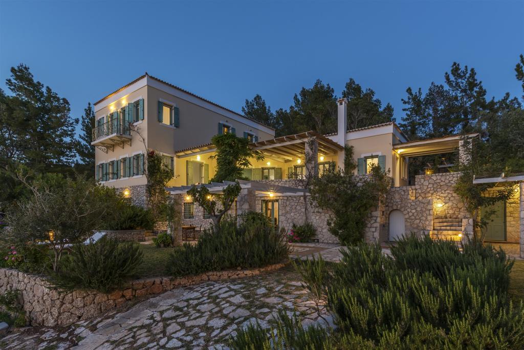 Electra Beachfront Villa Kranidi Eksteriør billede